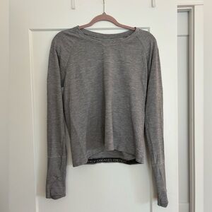 lululemon Swiftly Tech Waist Length Longsleeve / Size 12 / Black & White Stripe